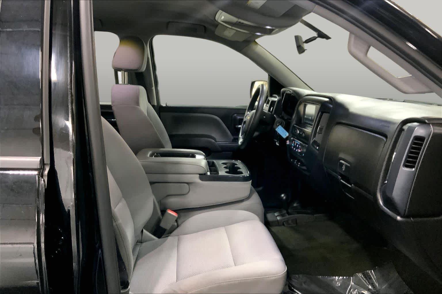 Used 2017 Black Chevrolet Custom image 9