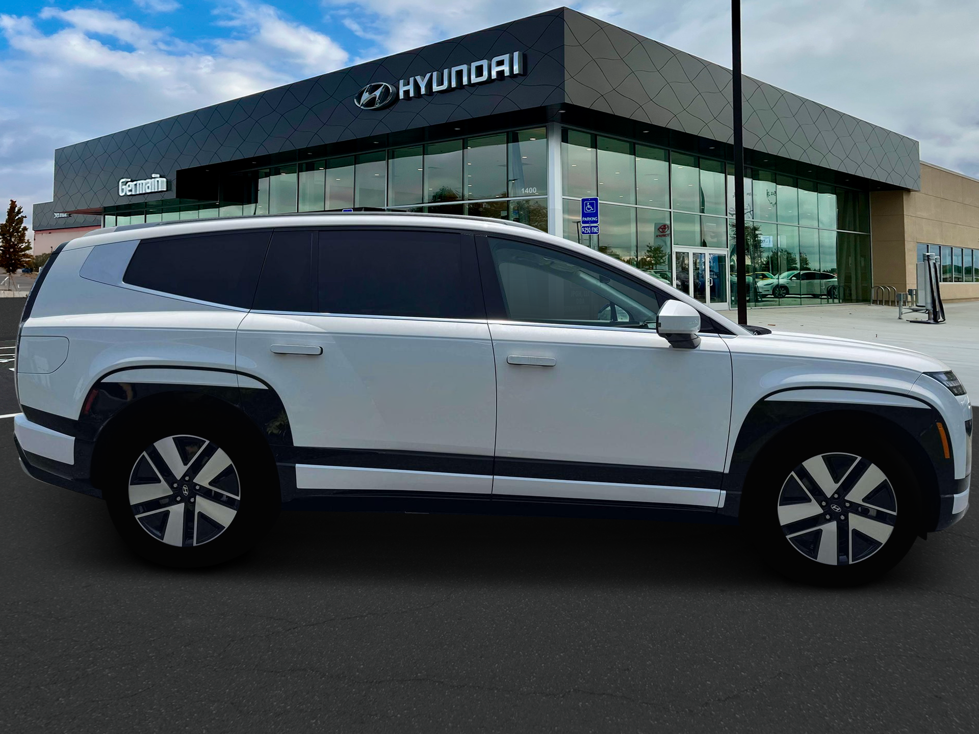 New 2026 Snow White Pearl Hyundai SEL image 9