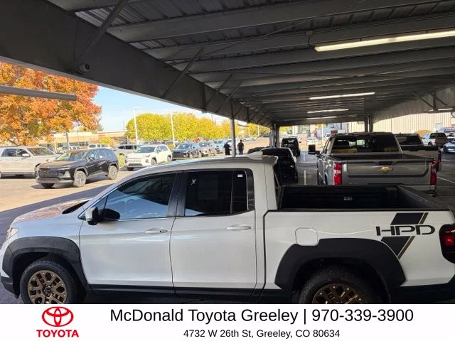 2023 Honda Ridgeline RTL Crew Cab Pickup Slide 7