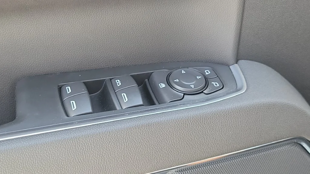New 2026 Summit White GMC SLE image 23