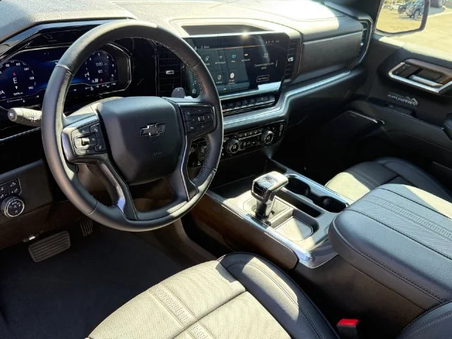 Used 2024 Black Chevrolet High Country image 12
