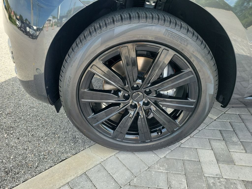 New 2026 Carpathian Grey Land Rover SE image 13