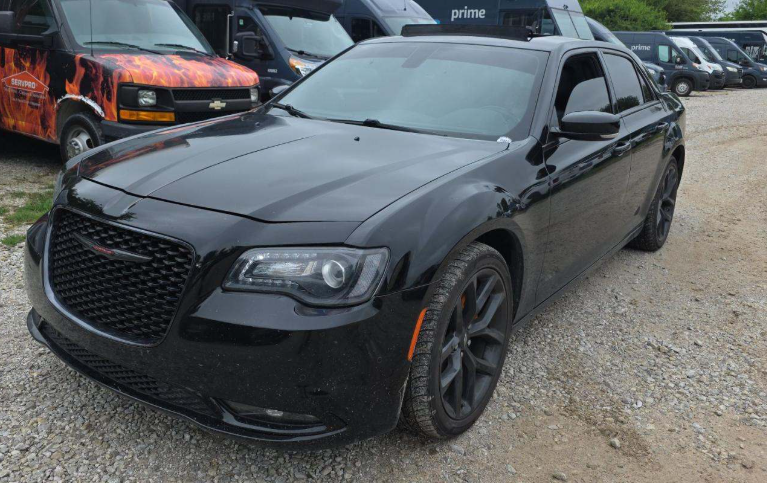 2022 Chrysler 300 S's photo