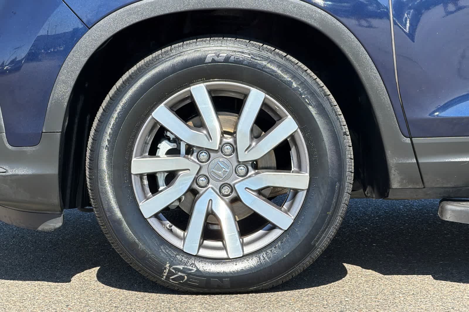 Used 2019 Obsidian Blue Pearl Honda EX-L image 32
