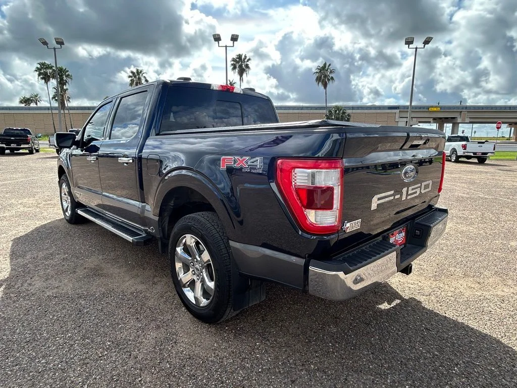 Used 2023 Blue Ford Lariat image 4
