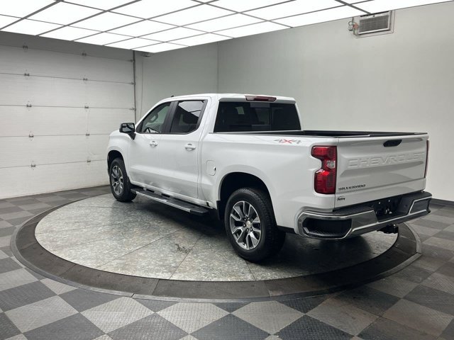 Used 2026 Summit White Chevrolet LT image 2