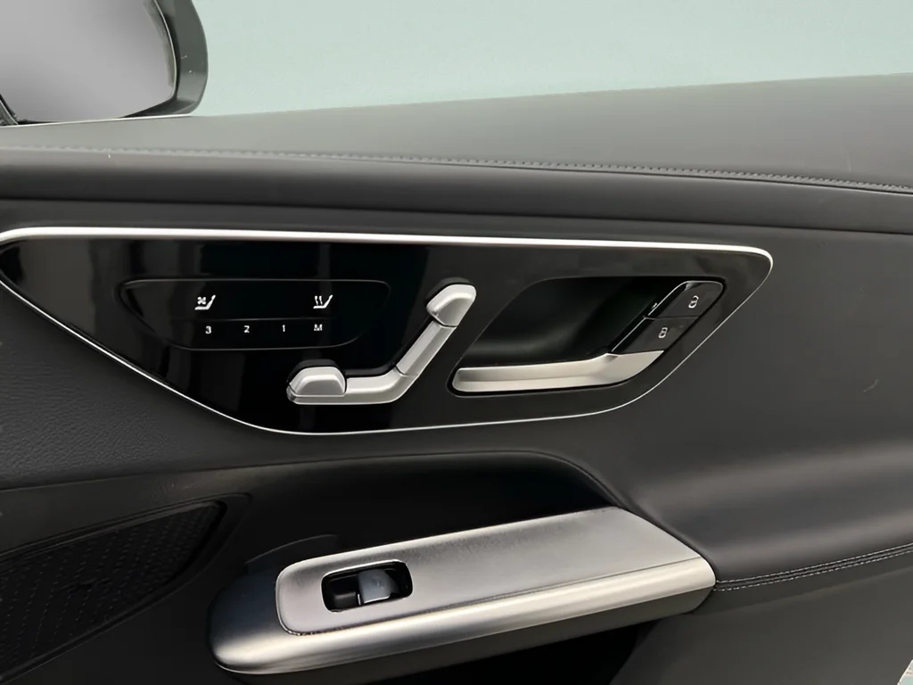 2024 Mercedes-Benz GLC GLC 300 - Photo 10