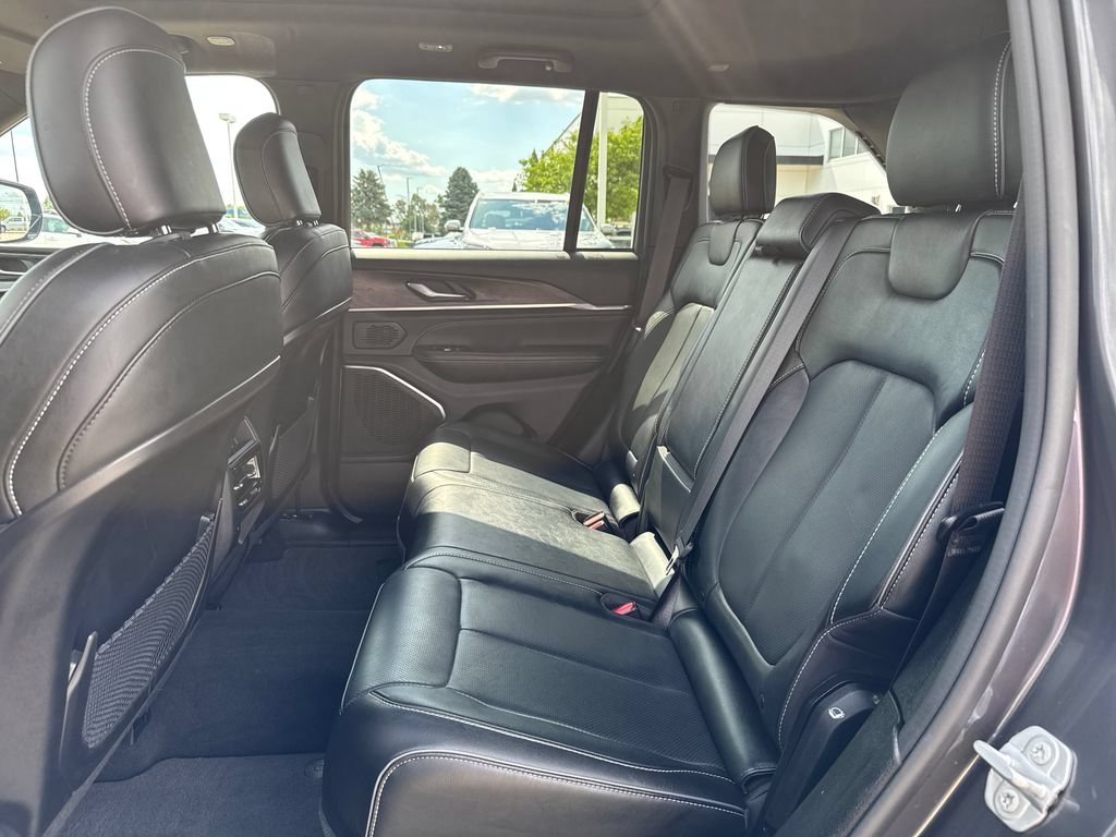 2023 Jeep Grand Cherokee Overland - Photo 33