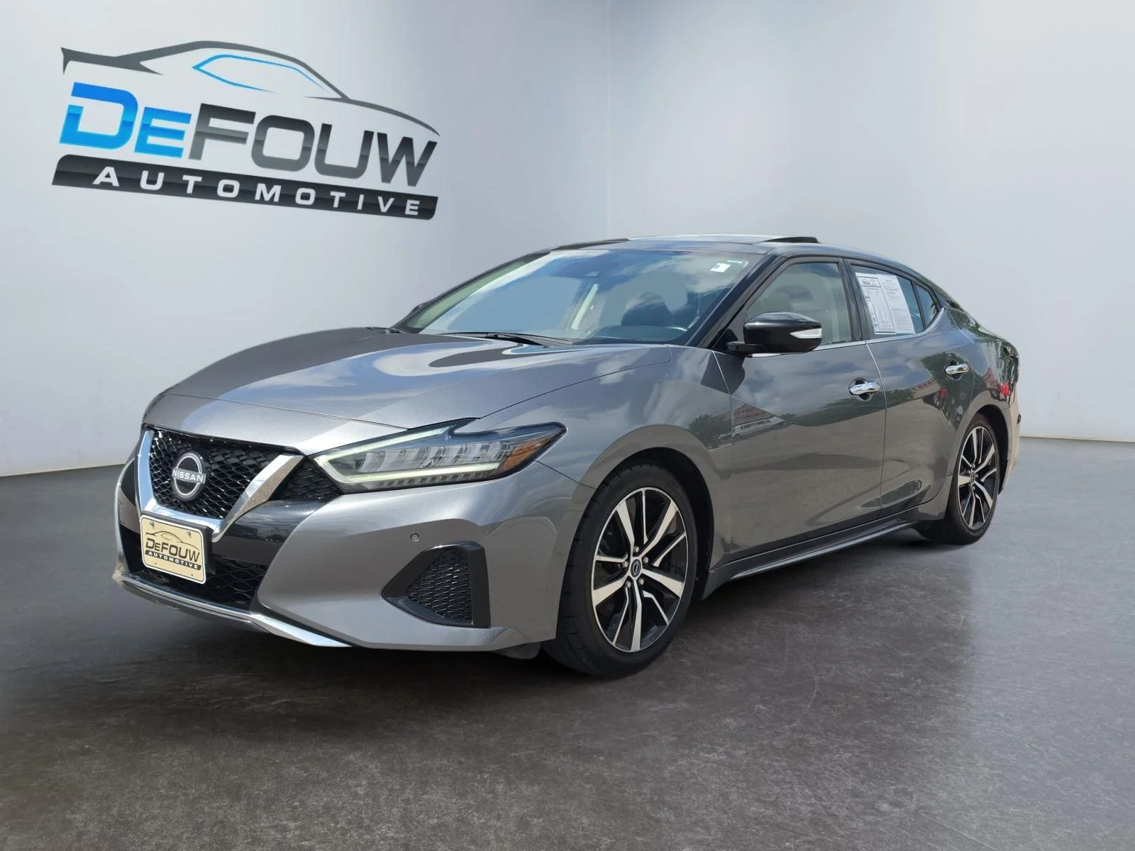 Used 2023 GRAY NISSAN SL SEDAN image 7