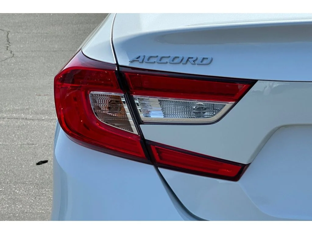 Used 2022 Platinum White Pearl Honda LX image 14