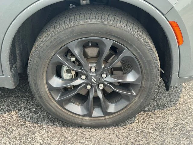 Certified Used 2022 Gray Dodge SXT image 9
