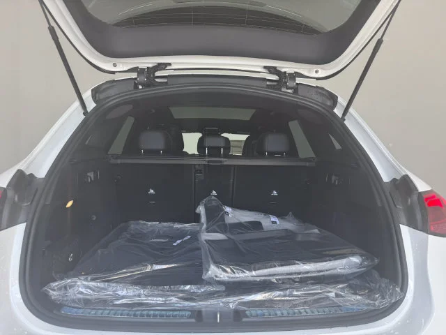 New 2026 Polar White Mercedes-Benz GLC 300 image 9