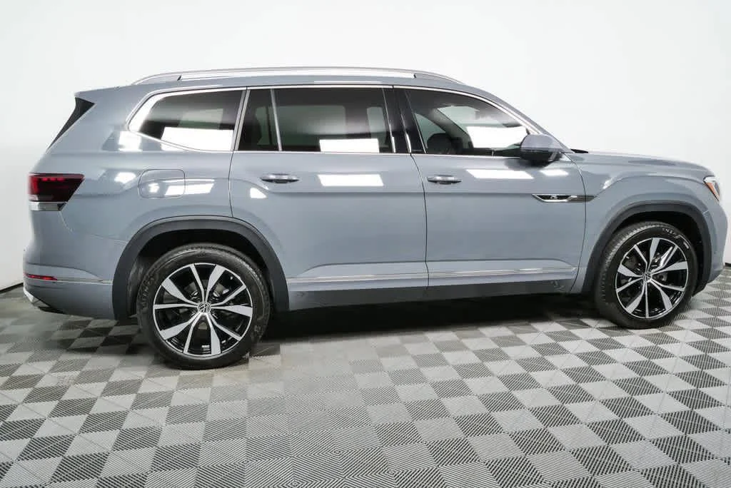New 2026 Pure Gray Volkswagen 2.0T SEL Premium R-Line image 2