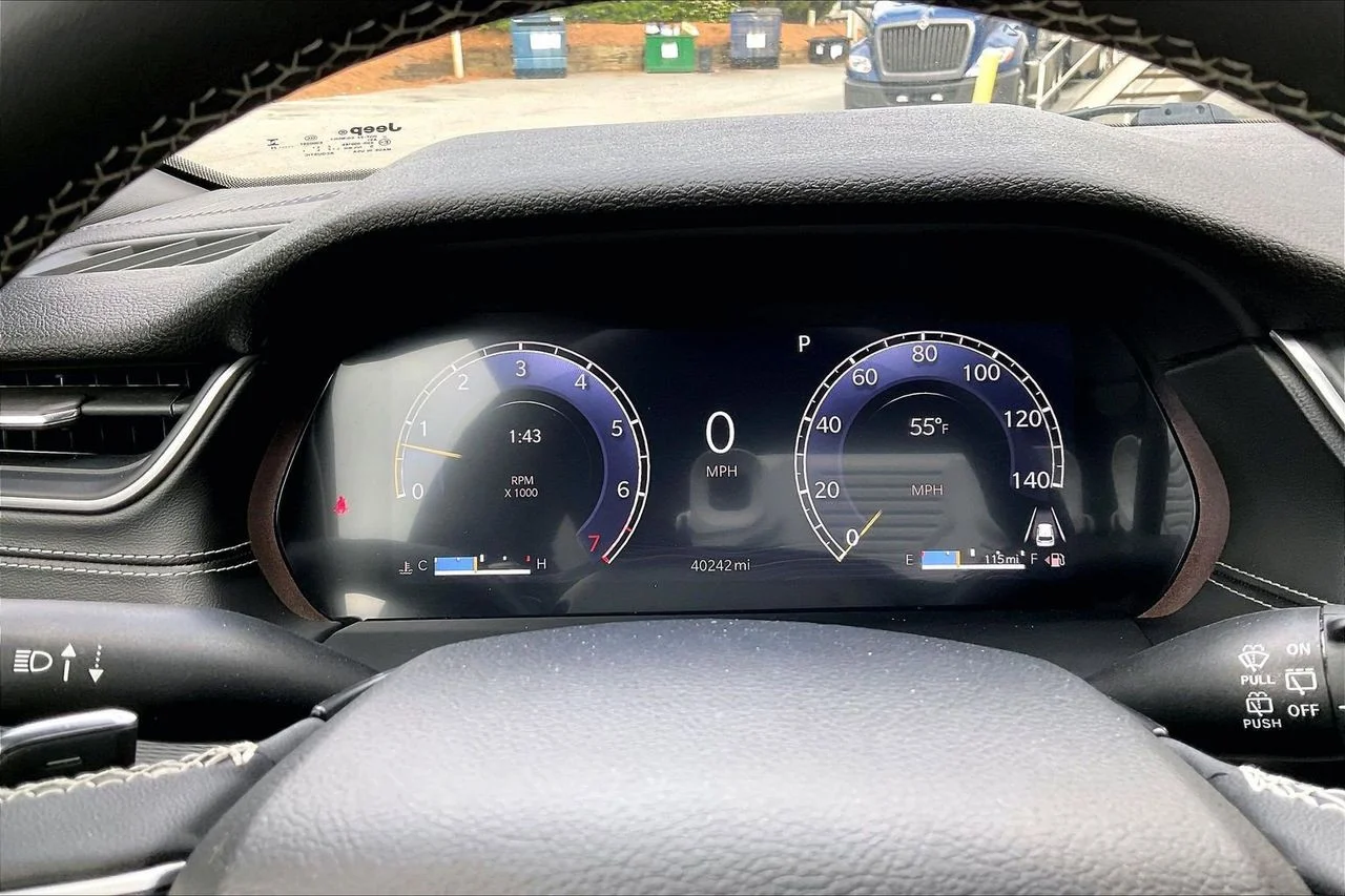 Used 2024 Silver Jeep Altitude image 11