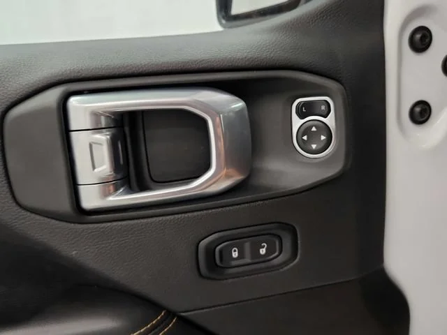 Used 2025 Bright White Cl Jeep Sahara image 24