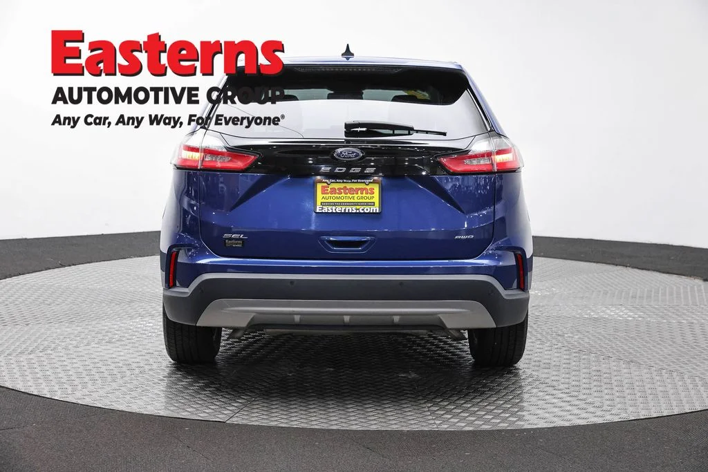 Used 2023 Blue Ford SEL image 6