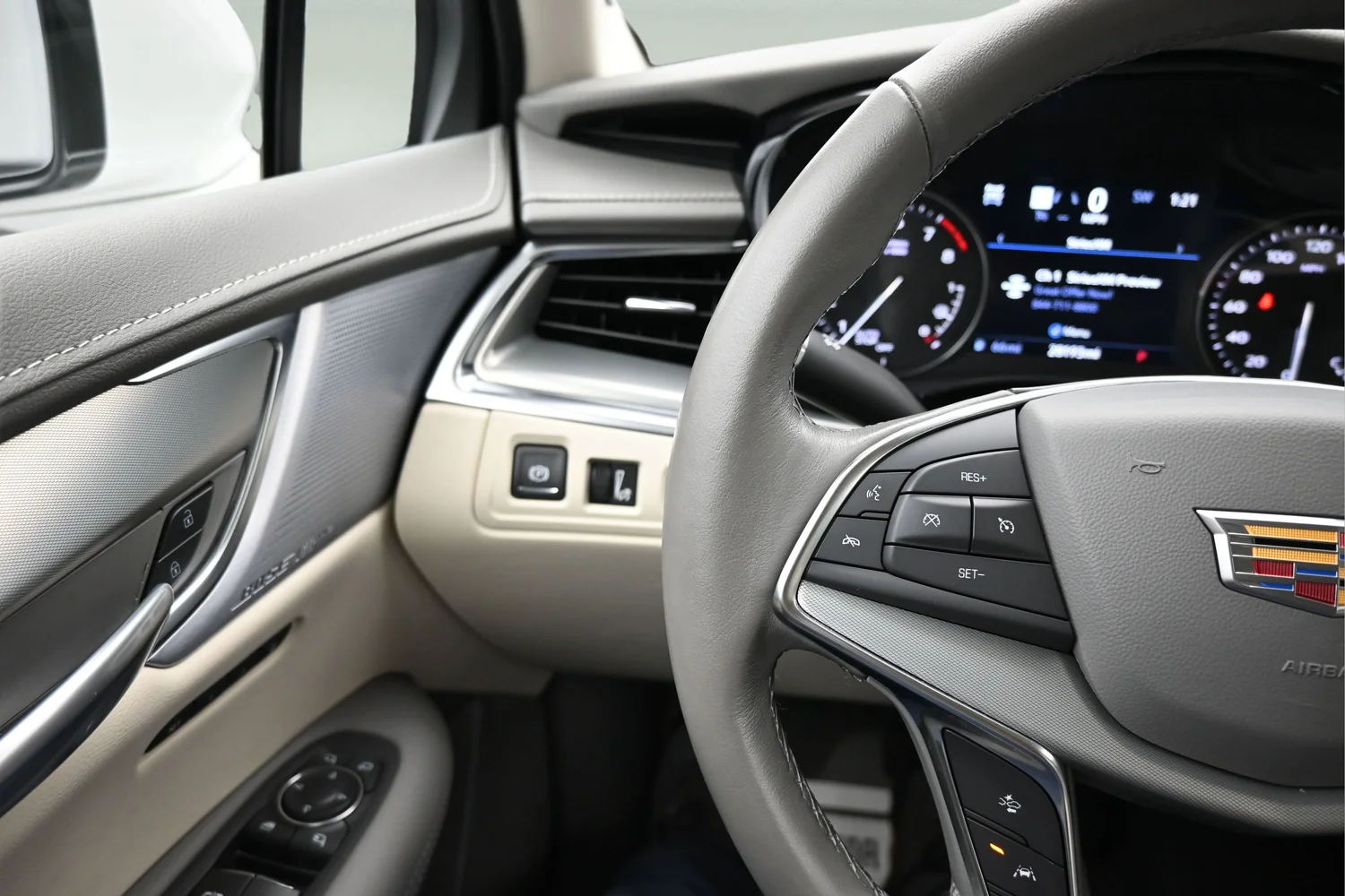 Used 2024 White Cadillac Premium Luxury image 14