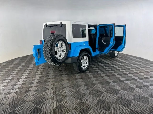 Used 2017 Blue Jeep Unlimited Sahara image 17