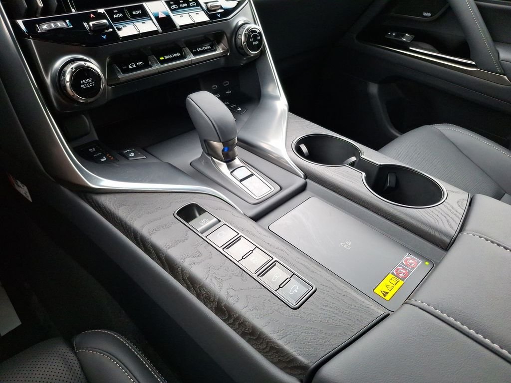 New 2025 Nori Green Pearl Lexus LX 700h LUXURY image 21