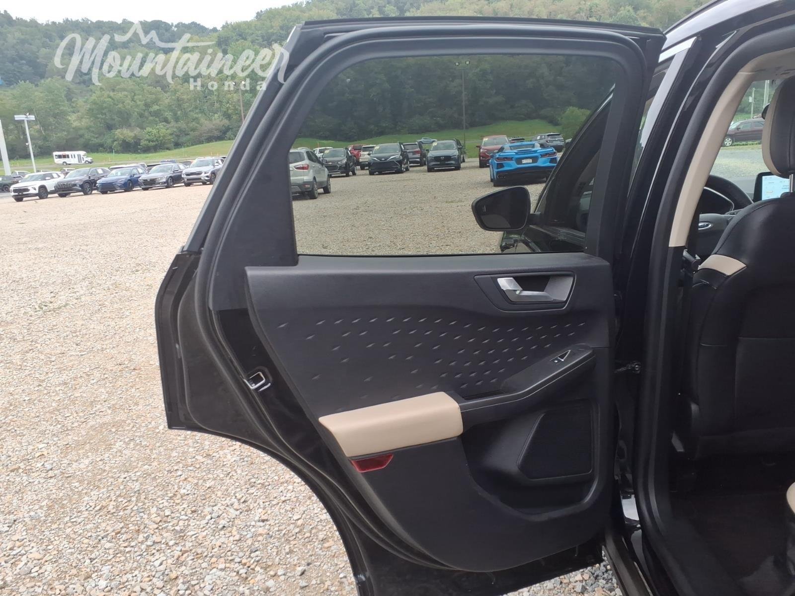 Used 2020 Agate Black Ford SEL image 15