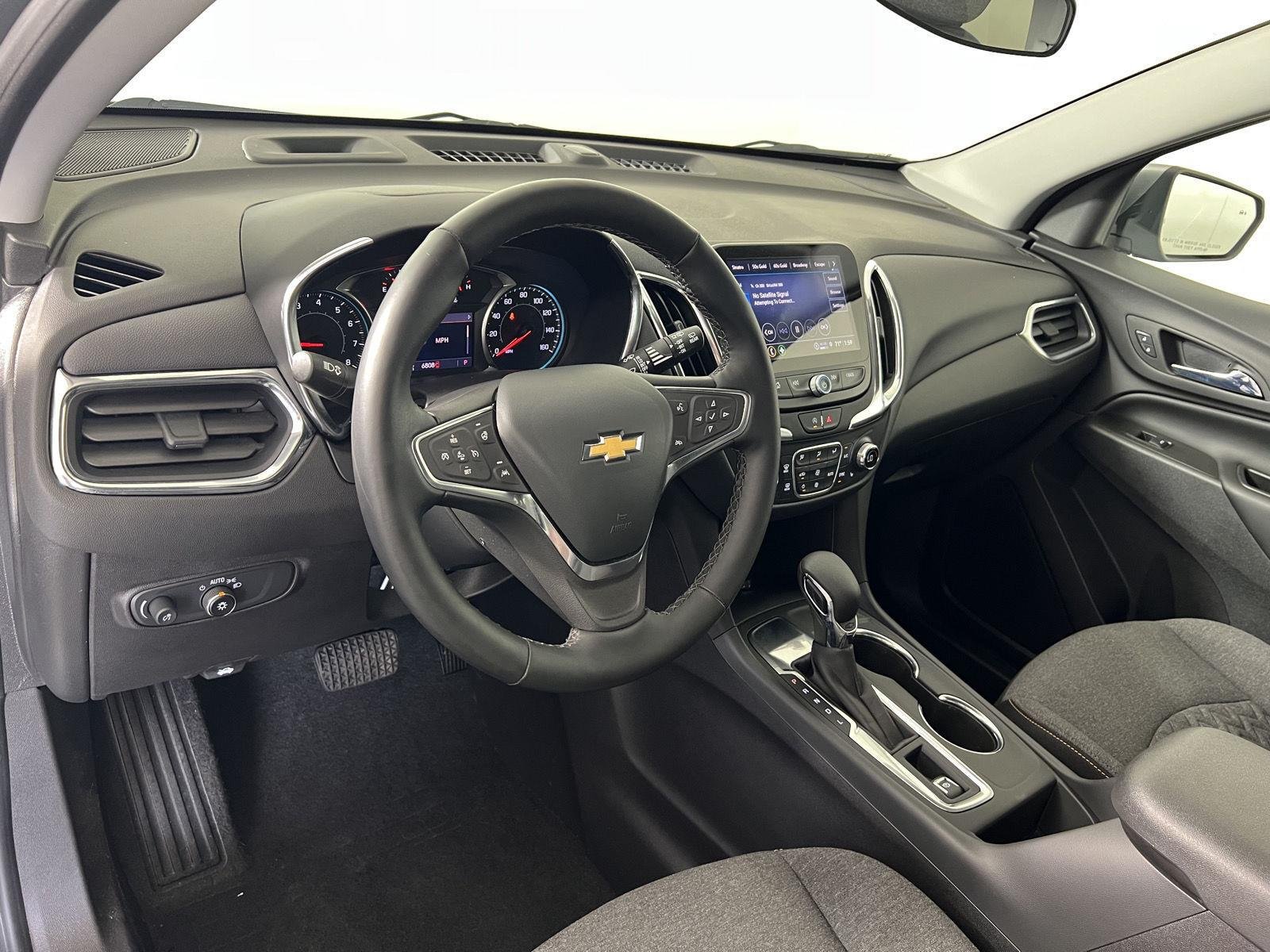 Used 2024  Chevrolet  image 3