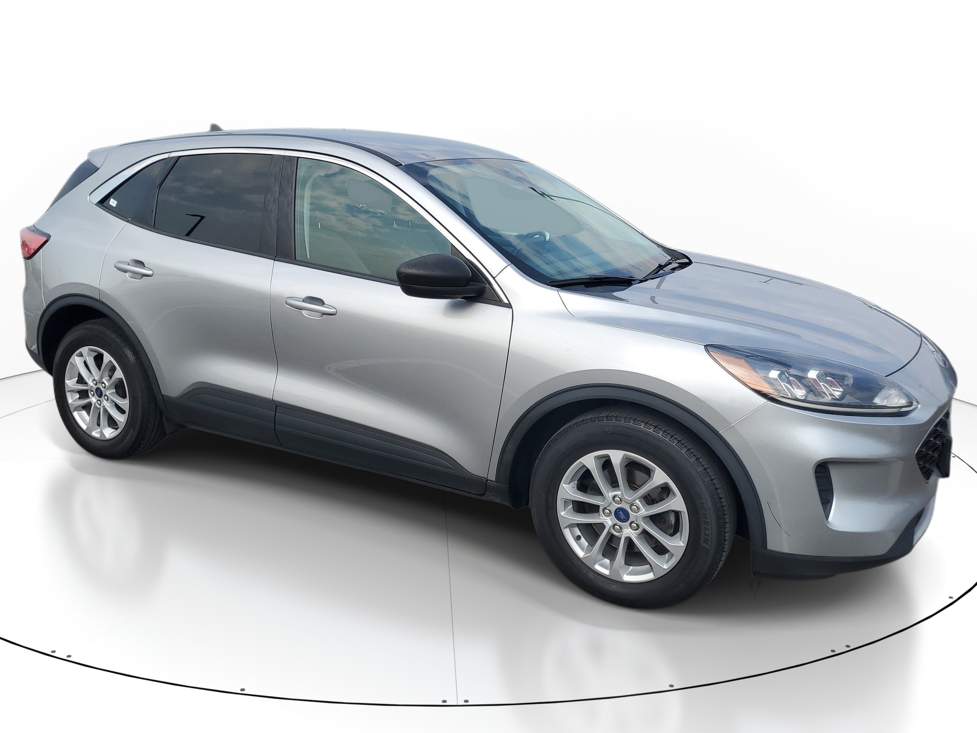 Used 2022 Silver Ford SE image 1