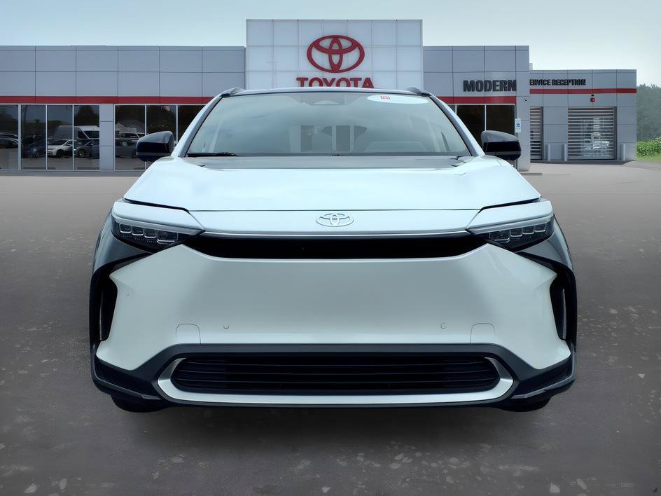 Certified Used 2023 Pearl Toyota Limited image 11