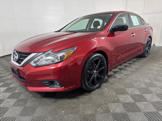 Used 2017 Red Nissan 2.5 SR image 8