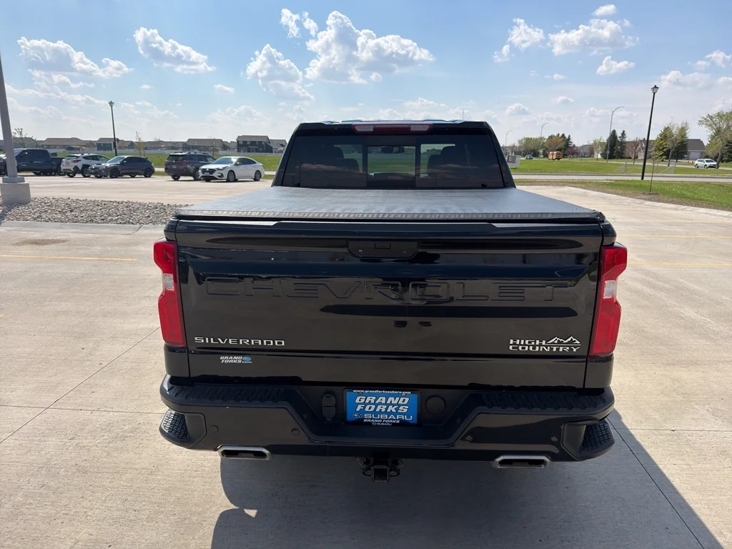 Used 2022 BLACK Chevrolet High Country image 6