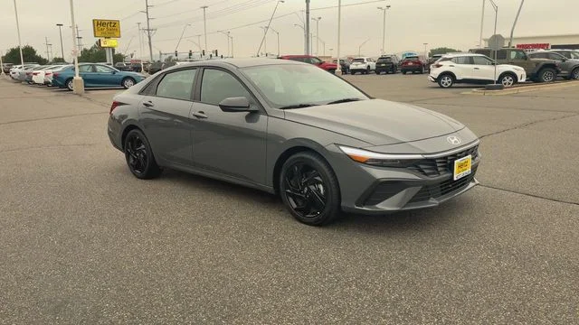 Used 2026 Gray Hyundai SEL Sport image 2