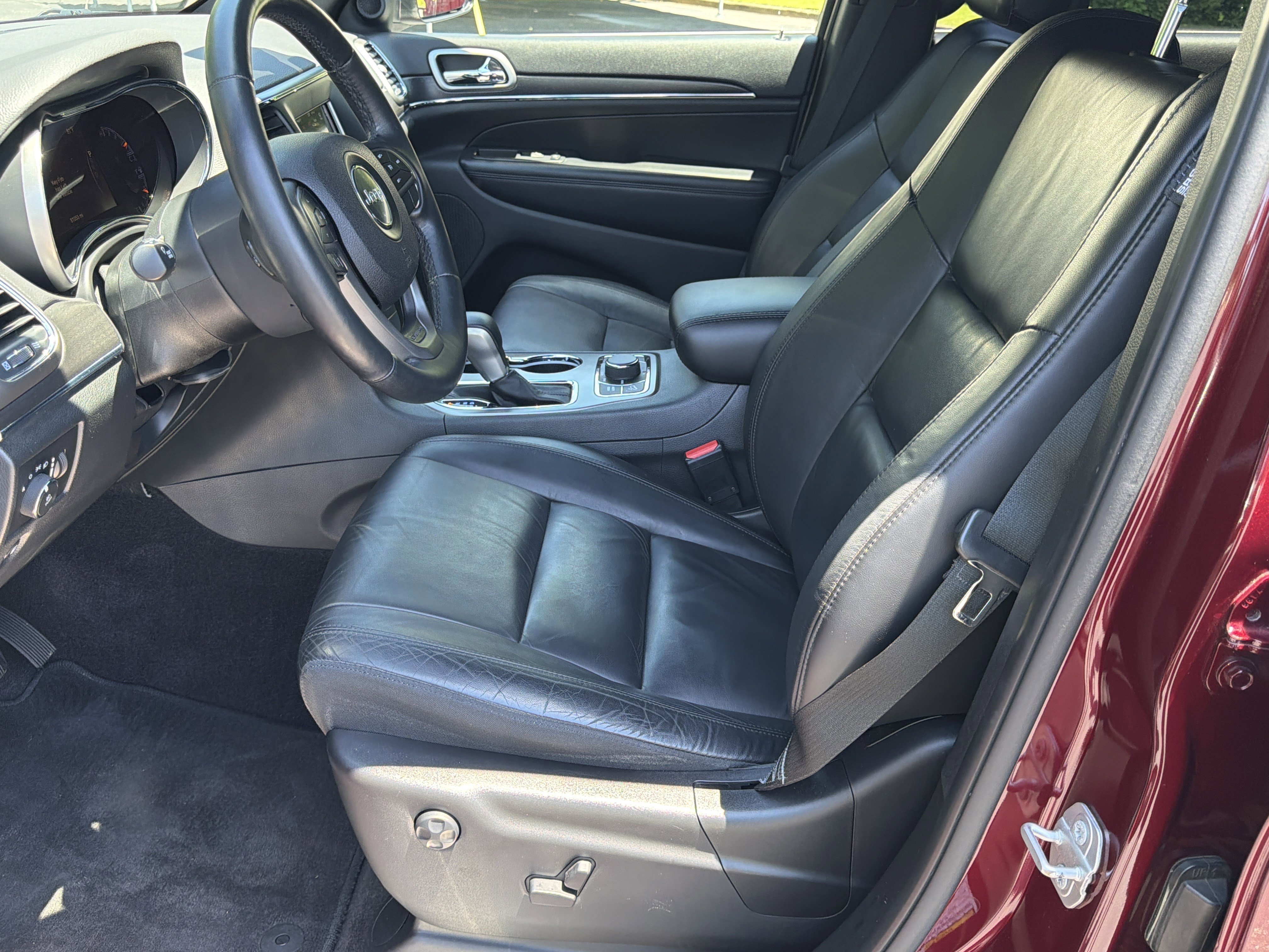Used 2018 Velvet Red Pearlc Jeep Limited image 8