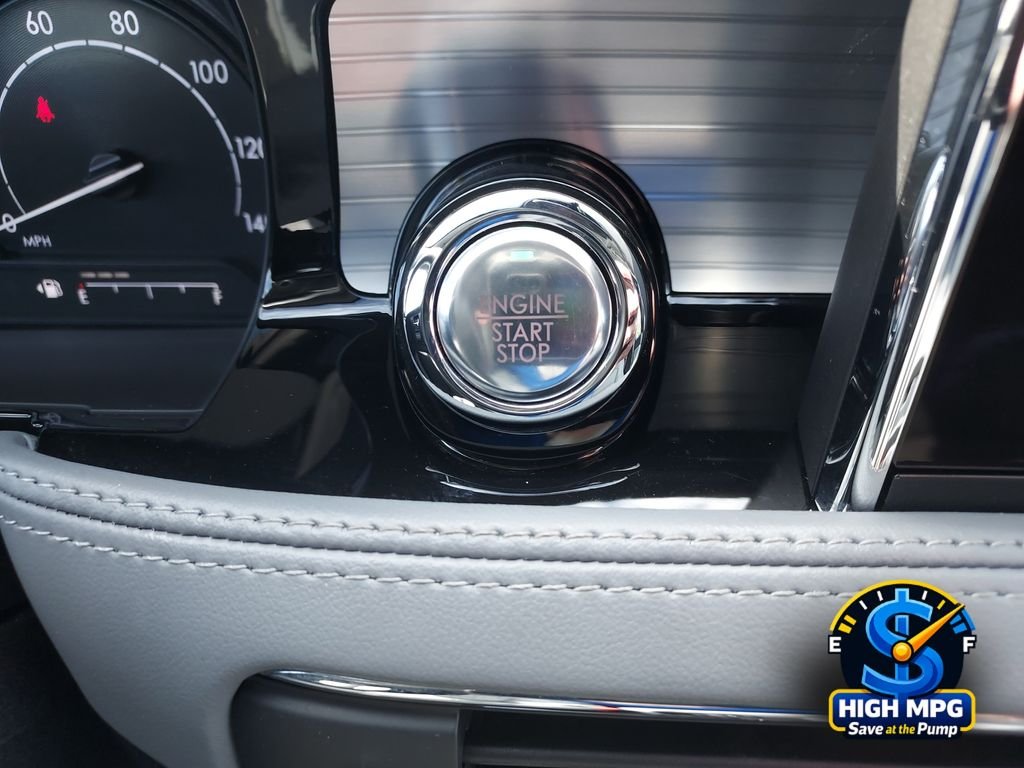 Used 2022 Silver Lincoln Standard image 15