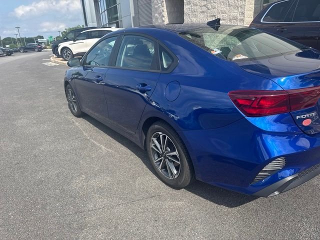 Used 2022 Blue Kia LXS image 4