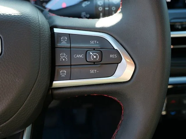 Used 2025 Silver Jeep Trailhawk image 18