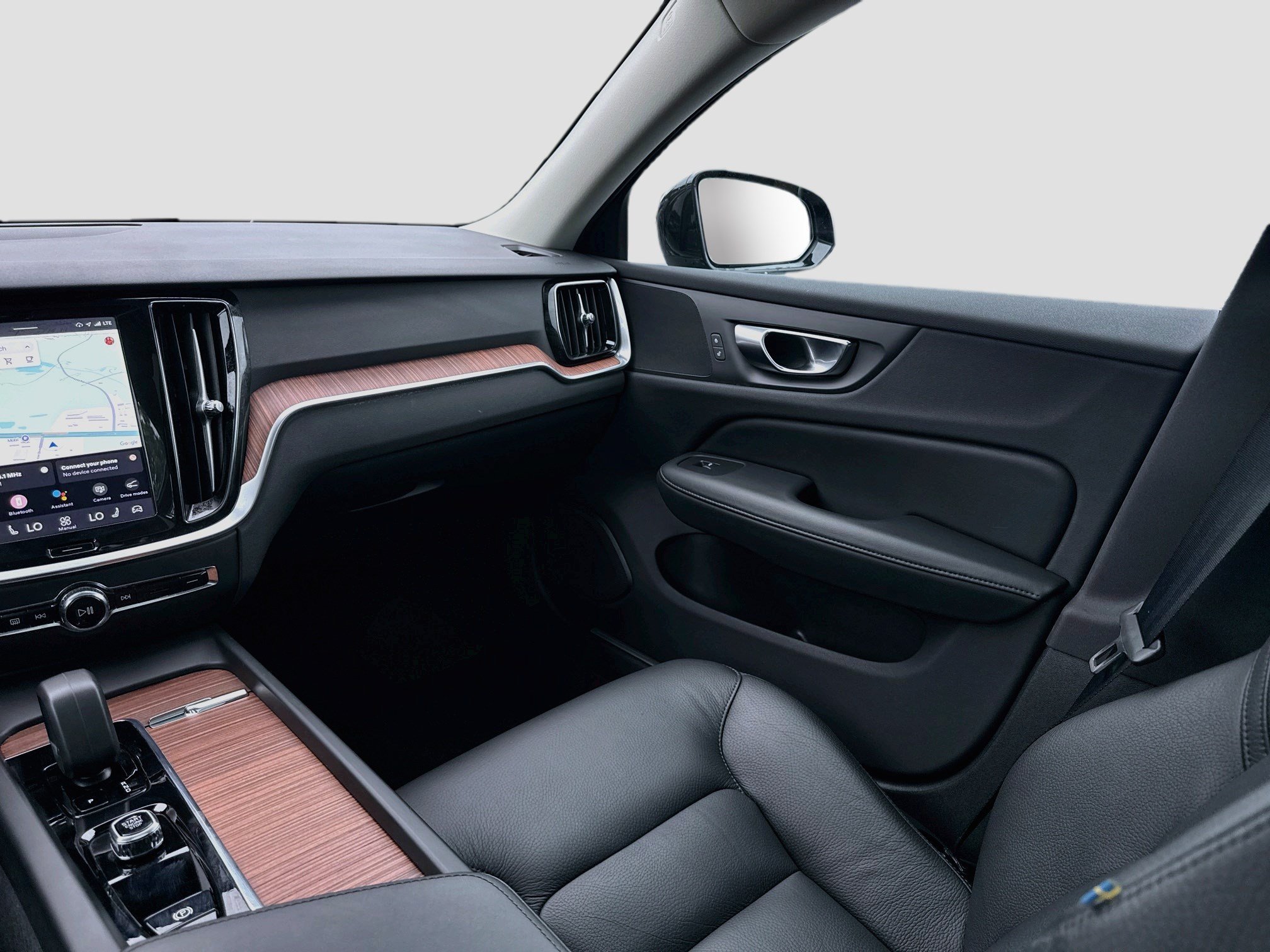 Used 2025 Onyx Black Metallic Volvo Plus image 23