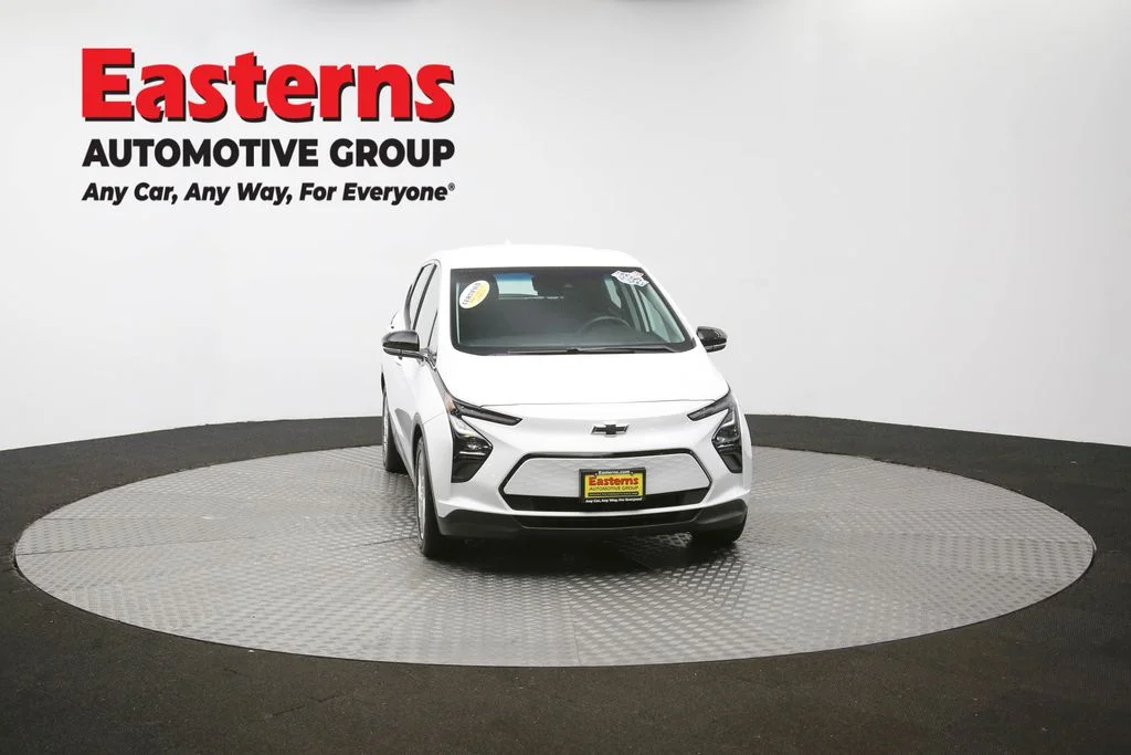 Used 2023 White Chevrolet 1LT image 51