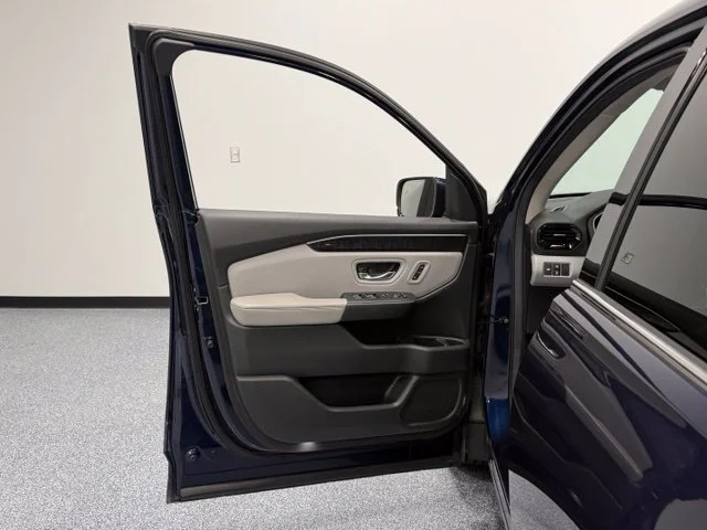 Used 2024 Blue Honda Elite image 9