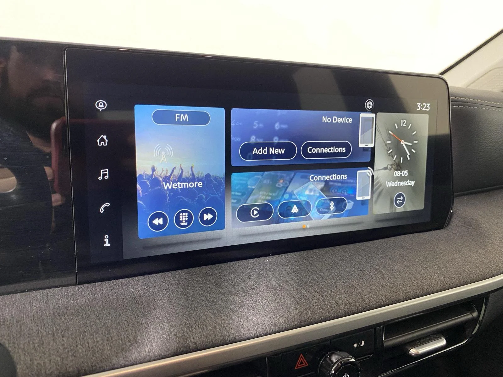 Used 2025 Gun Metallic Nissan SV image 18