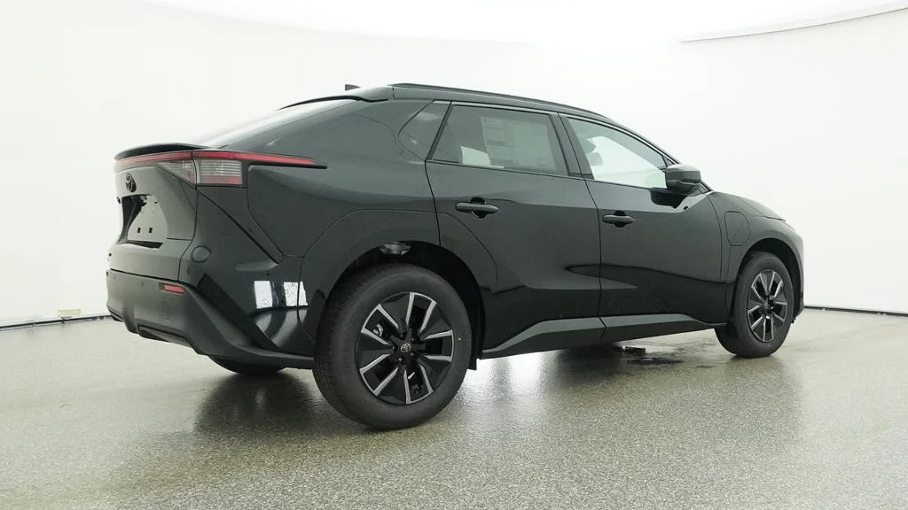 New 2026 Midnight Black Metallic Toyota XLE image 60