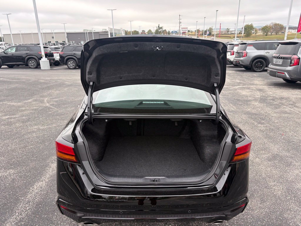New 2026 Black Nissan 2.5 SR image 11