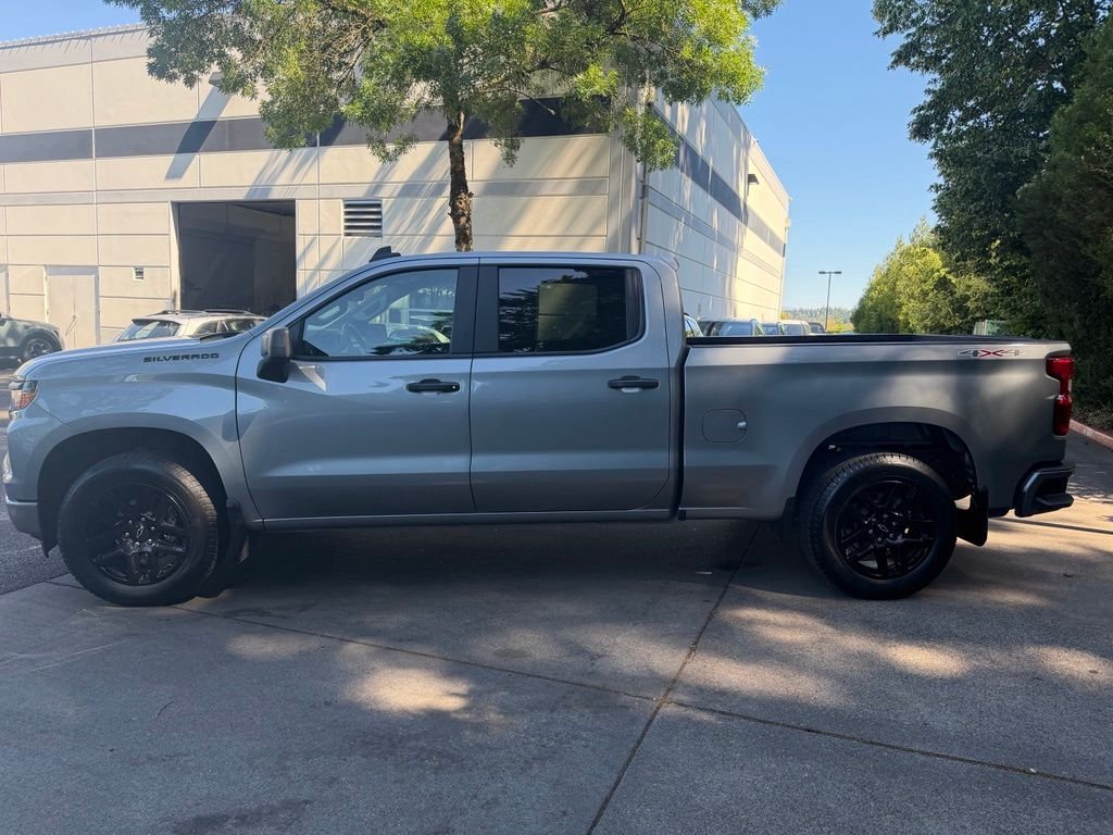 Used 2024 Gray Chevrolet Custom image 7