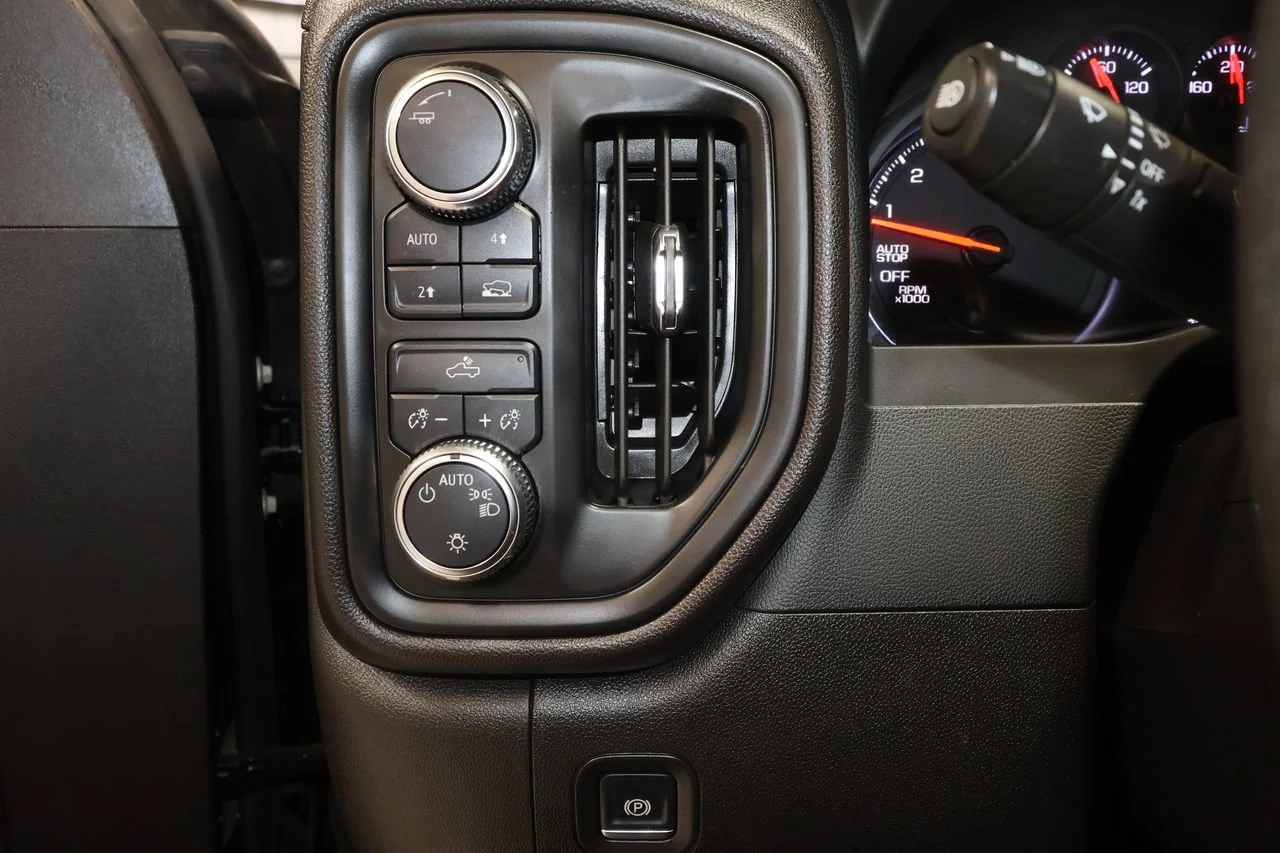 Used 2024 Onyx Black GMC Pro image 11