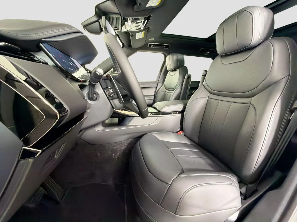 New 2026 Fuji White Land Rover SE image 22