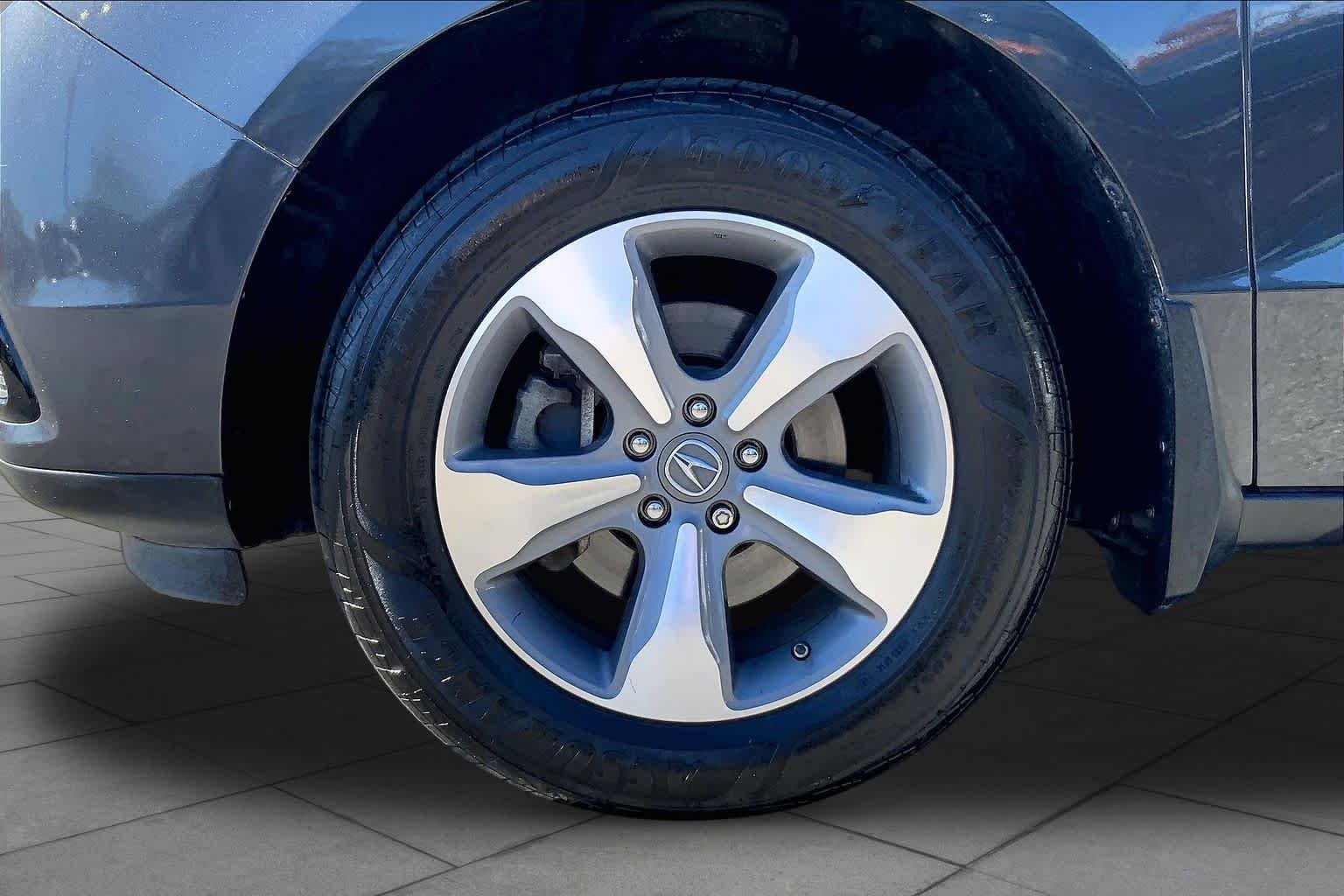 Used 2016 Crystal Black Pearl Acura  image 11