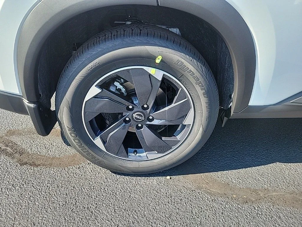 2026 Nissan Rogue SV - Photo 11