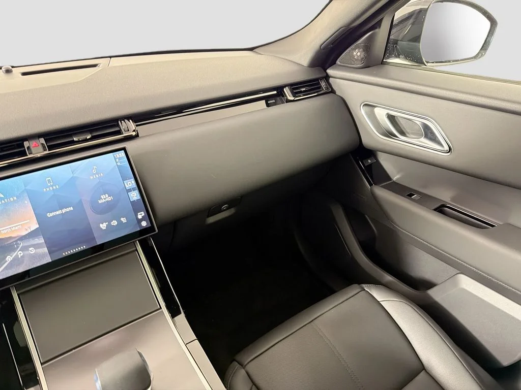 New 2026 Santorini Black Land Rover S image 25
