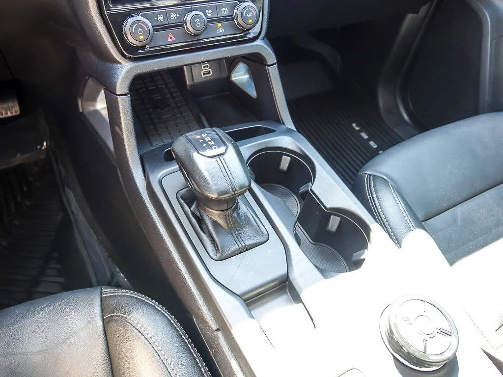 Used 2024 Blue Metallic Ford LARIAT image 23