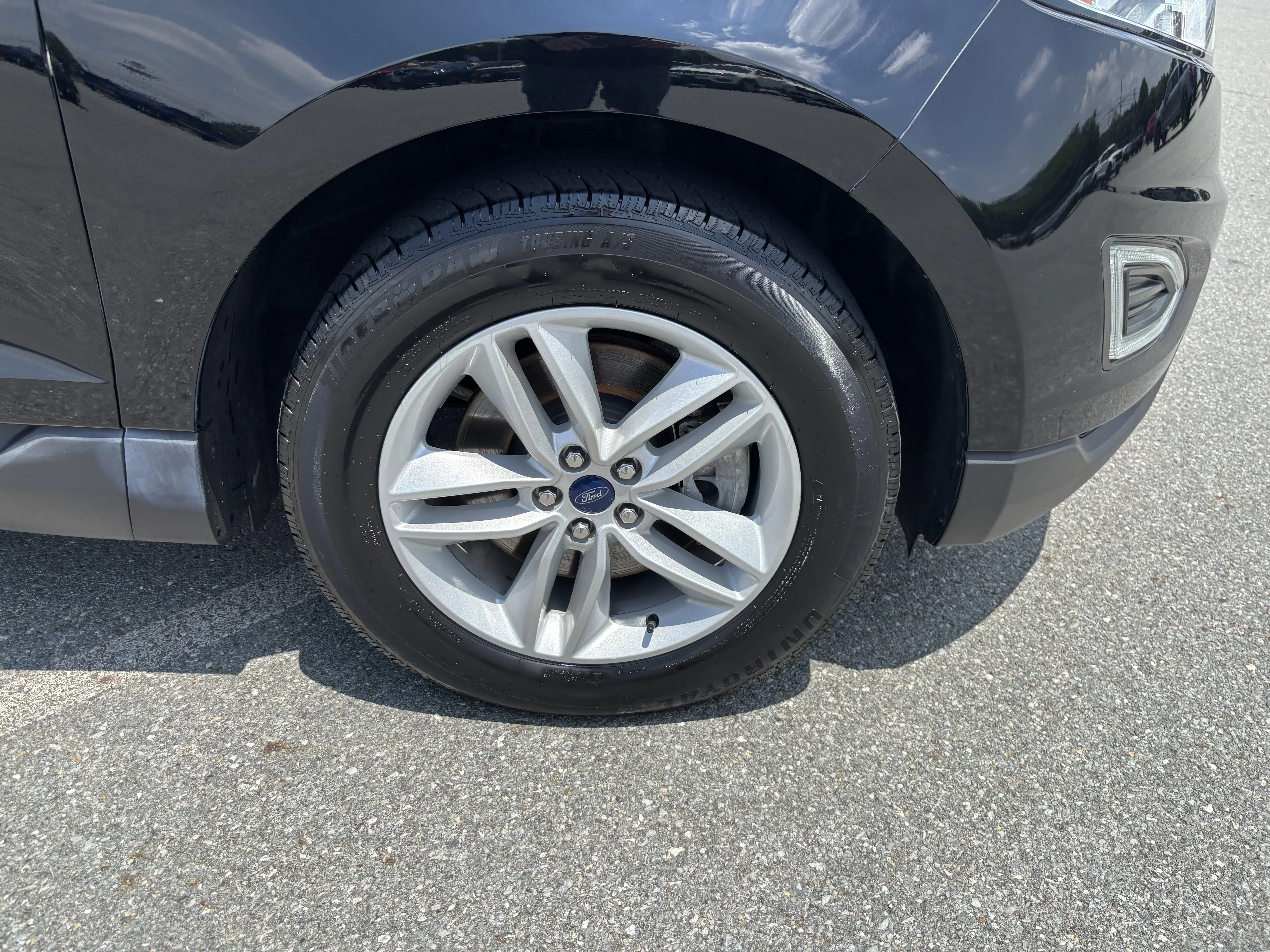 Used 2018 Shadow Black Ford SEL image 39
