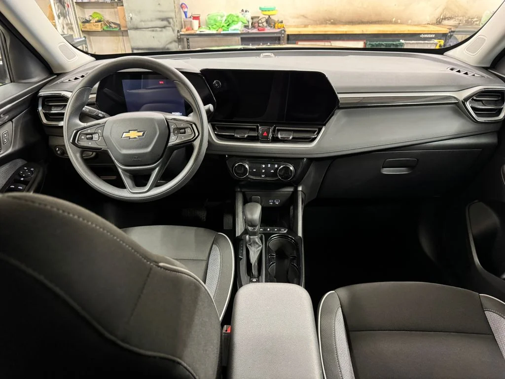 Used 2025 Black Chevrolet LT image 17