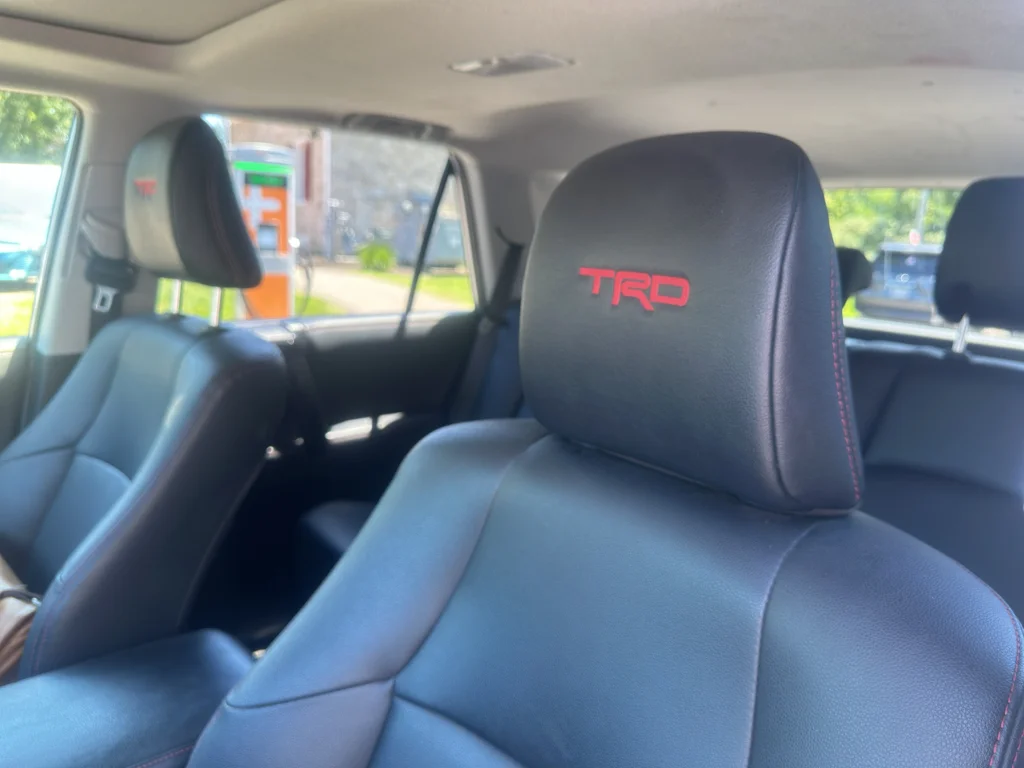 Used 2021 Classic Silver Metallic Toyota Venture image 7